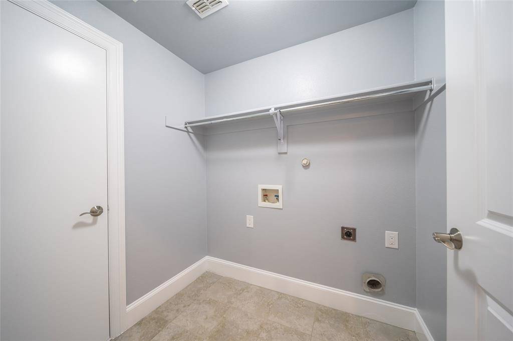 Lake Dallas, TX 75065,500 Waters Edge Drive #214