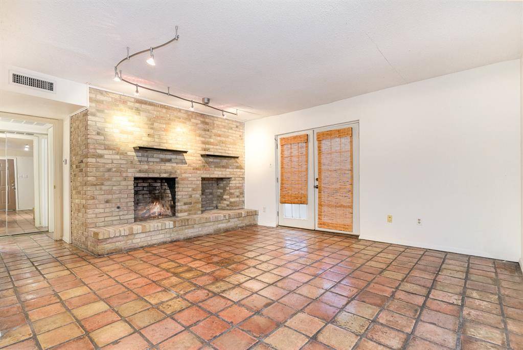 Dallas, TX 75206,5924 Birchbrook Drive #112