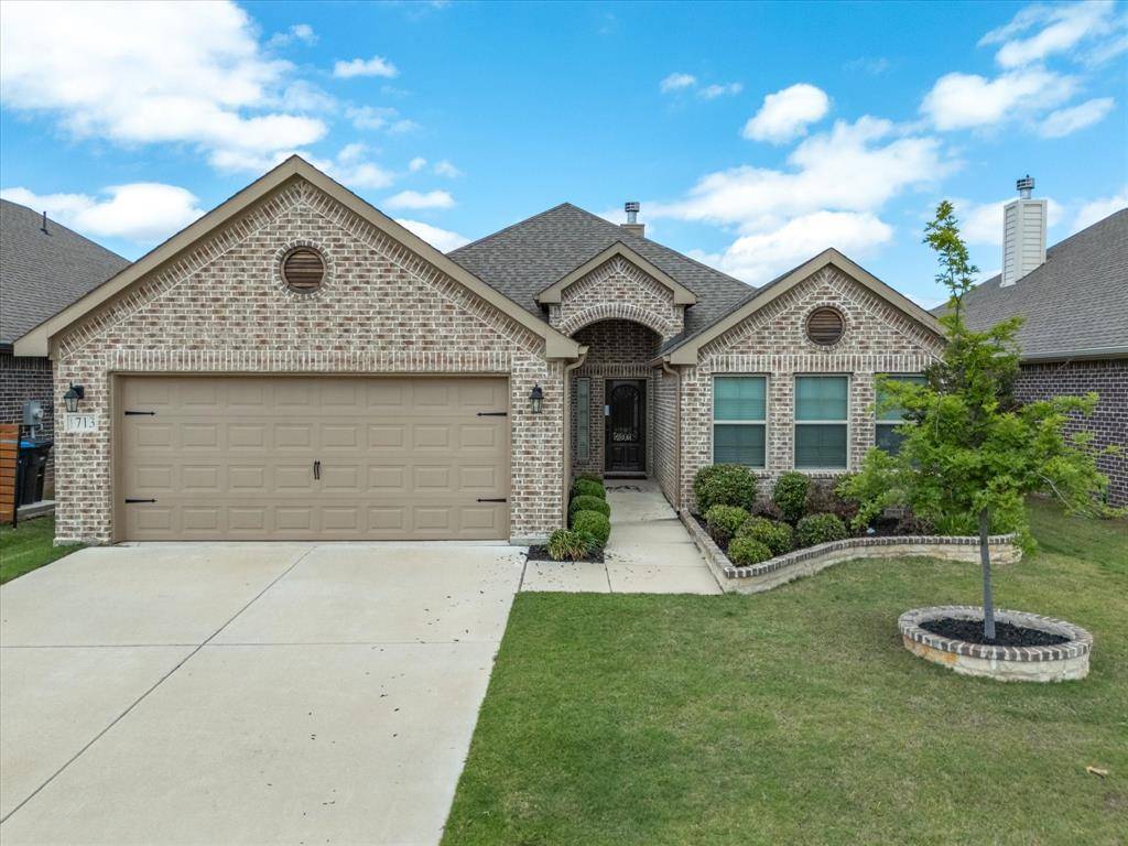 1713 Victoria Drive, Fort Worth, TX 76131