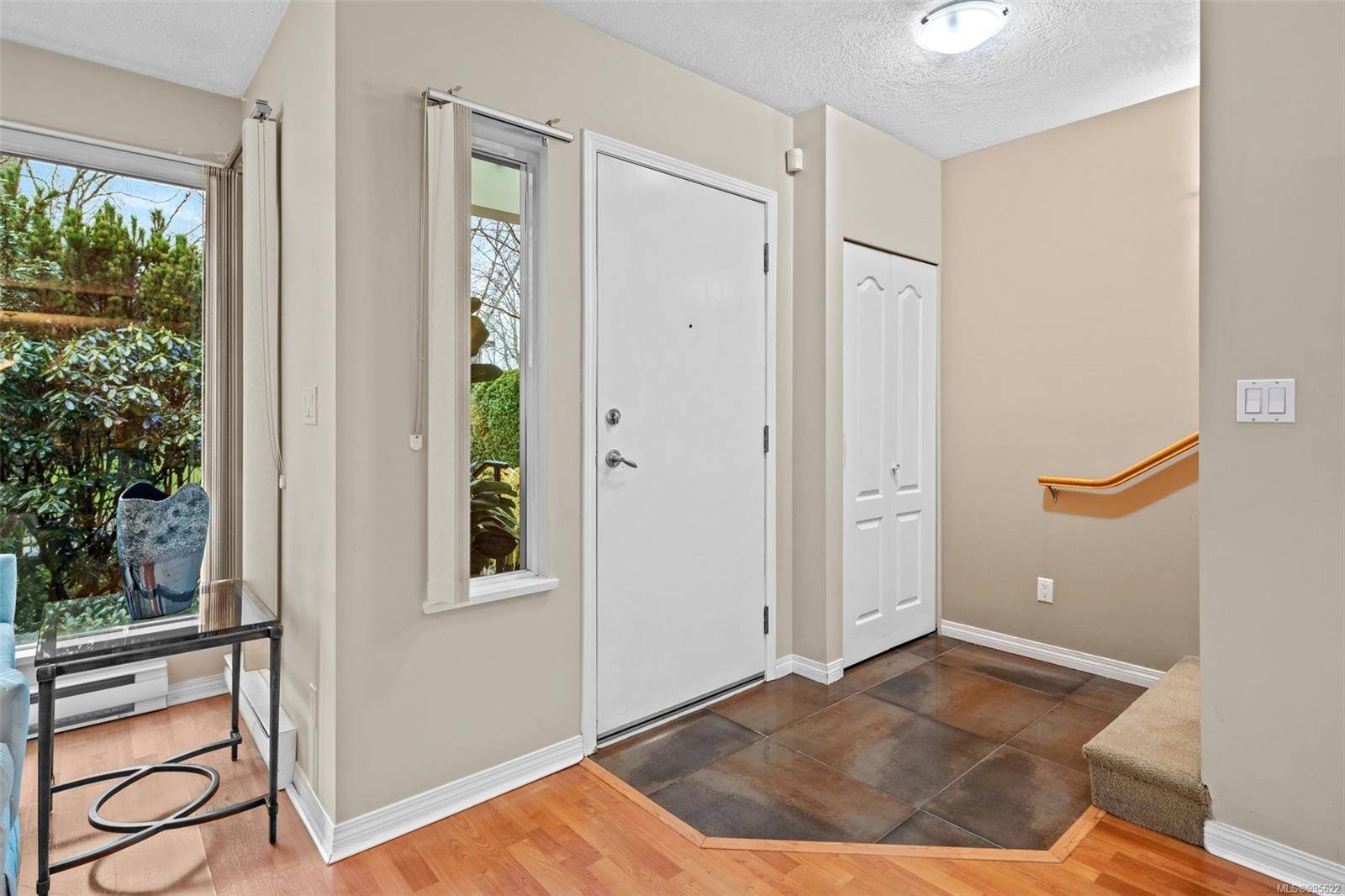 Victoria, BC V8T 5K3,370 Waterfront Cres #5