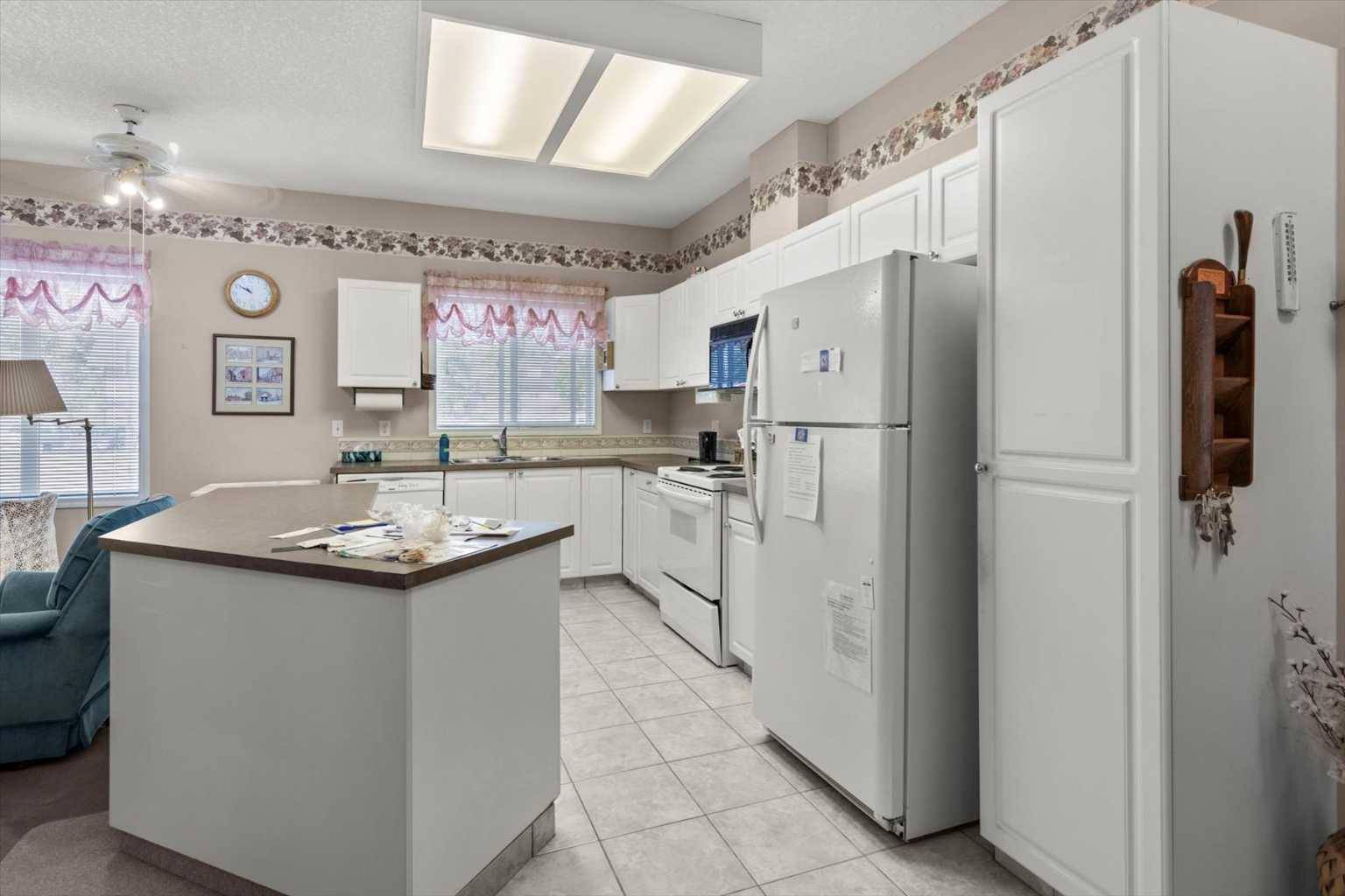 Calgary, AB T3E 6S7,2850 51 ST Southwest #104