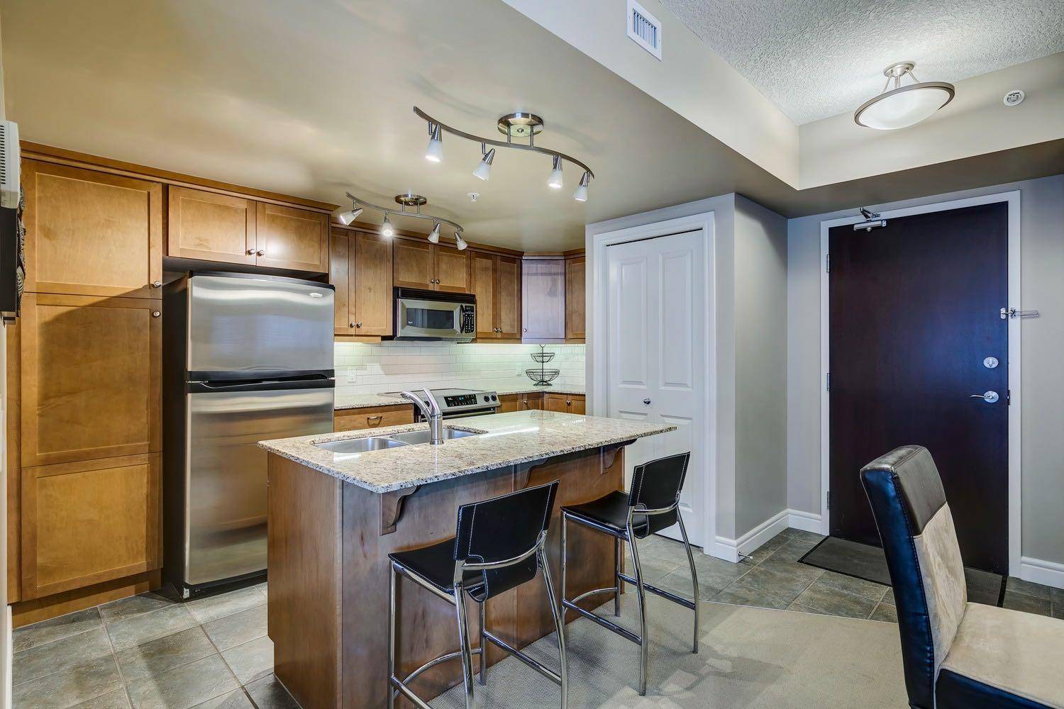 Calgary, AB T2P 5P6,920 5 AVE Southwest #1601