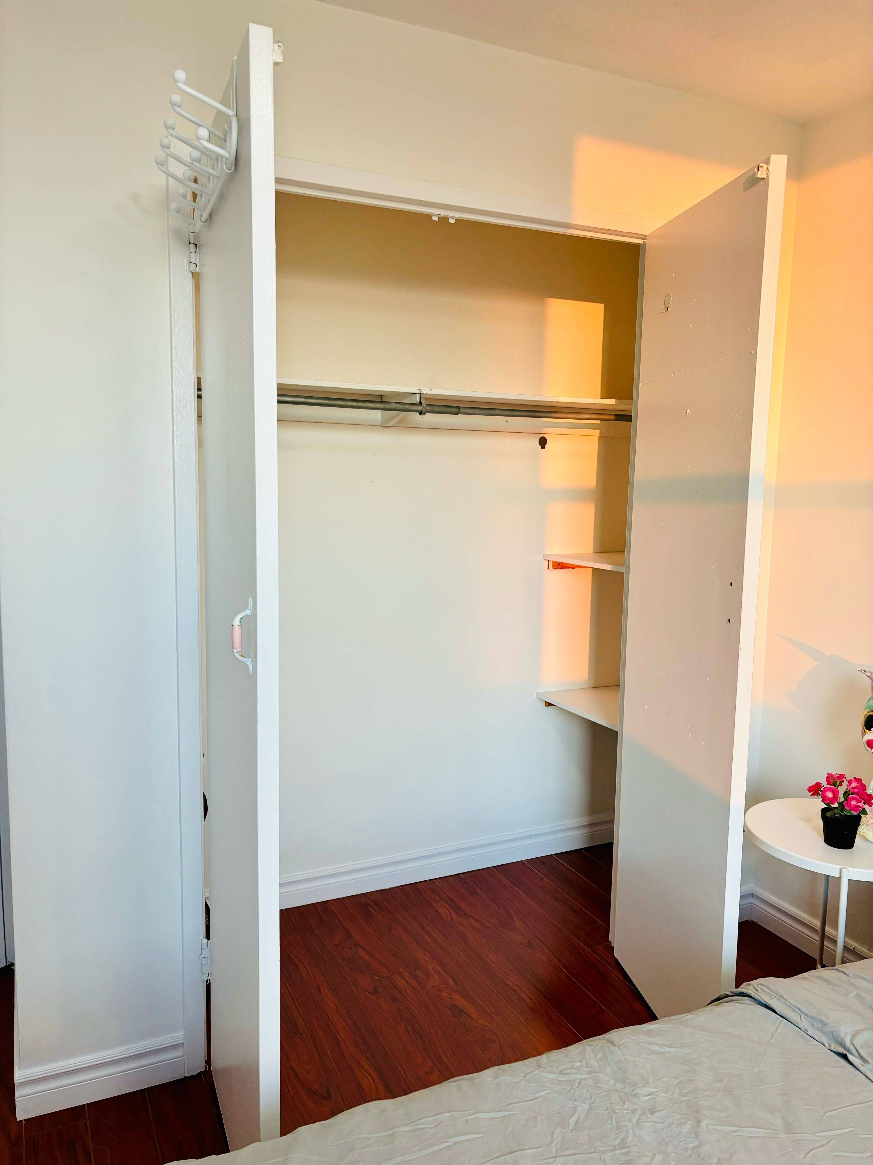 Toronto C15, ON M2J 1L3,10 Parkway Forest DR #1702