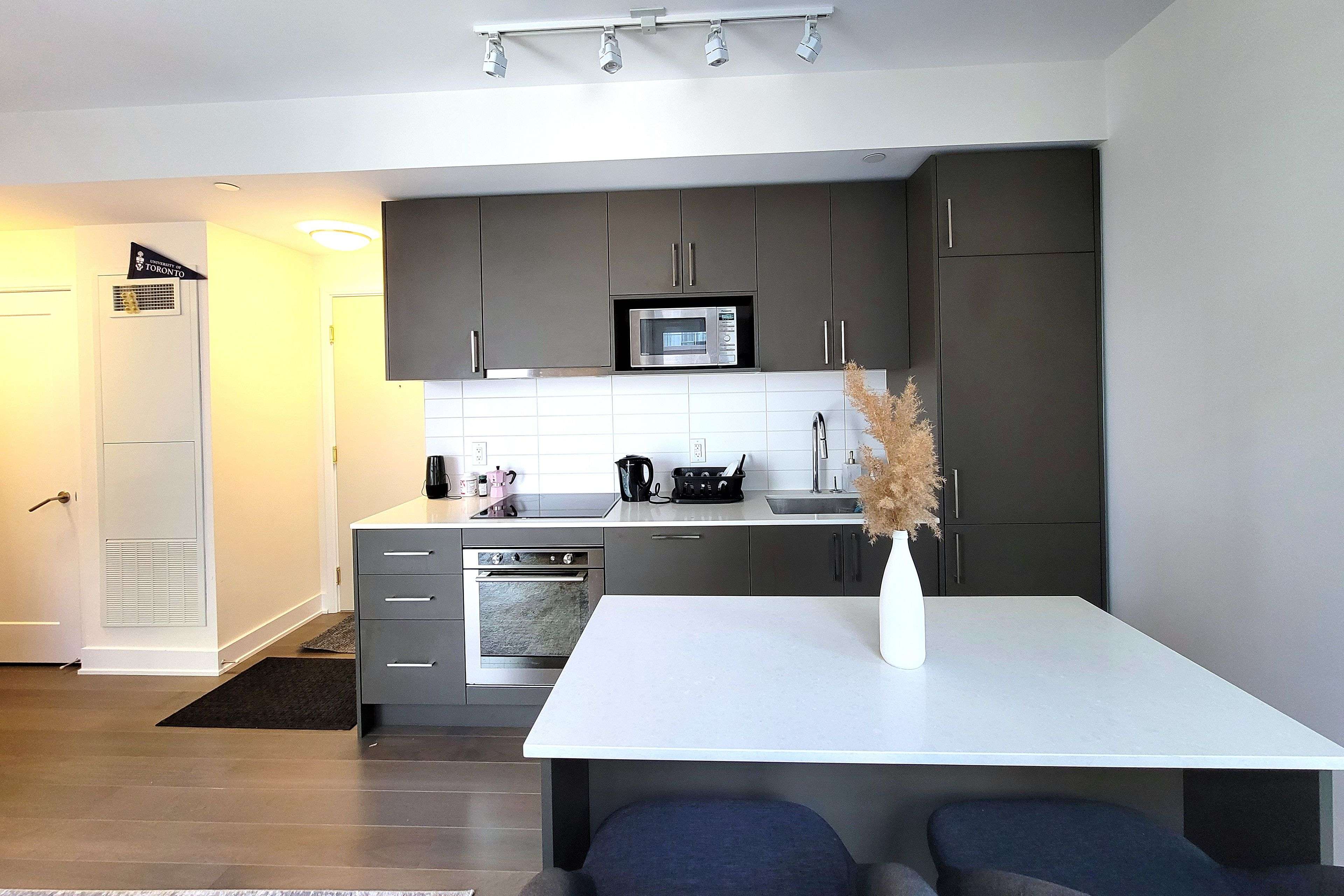 Toronto C02, ON M5R 0C8,88 Cumberland ST #1507