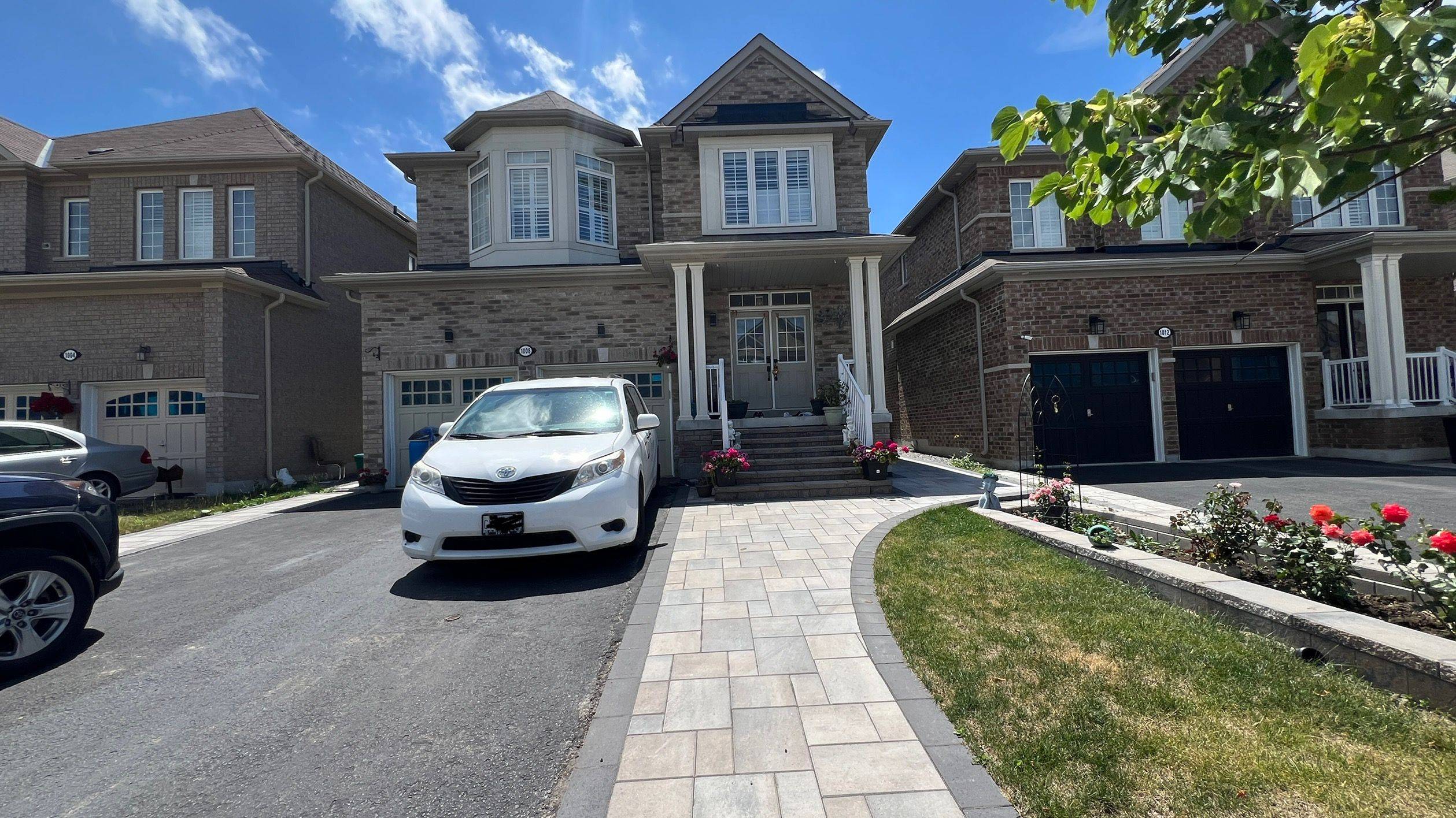 1008 Wrenwood DR #(2 Bdrm Unit), Oshawa, ON L1K 0Y1