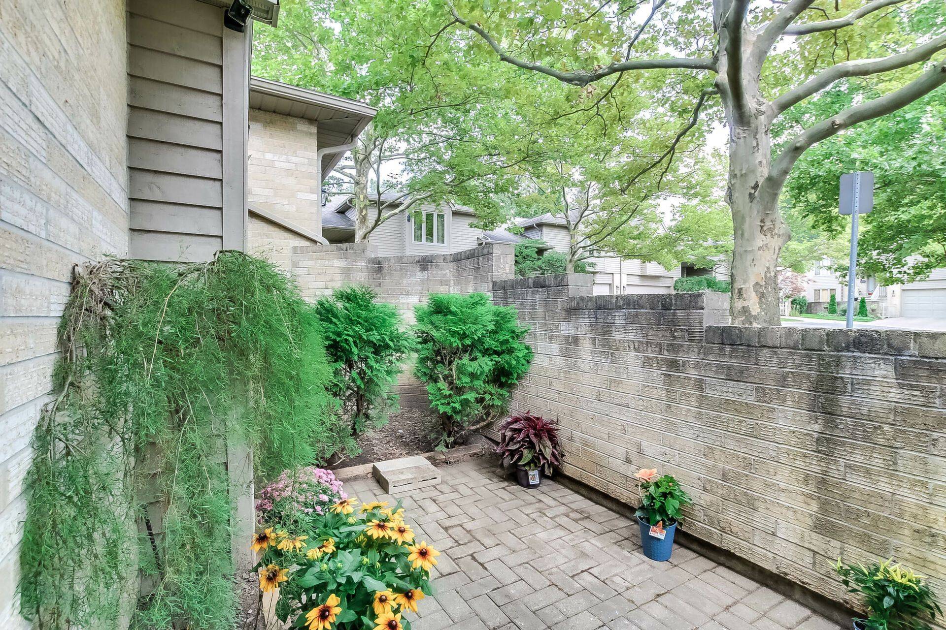 London North, ON N6G 4T8,1500 Richmond ST #66
