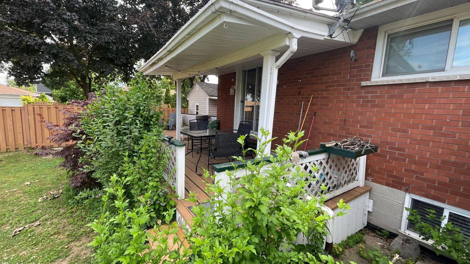 Hamilton, ON L8T 3V4,893 Upper Ottawa (Main Level) ST