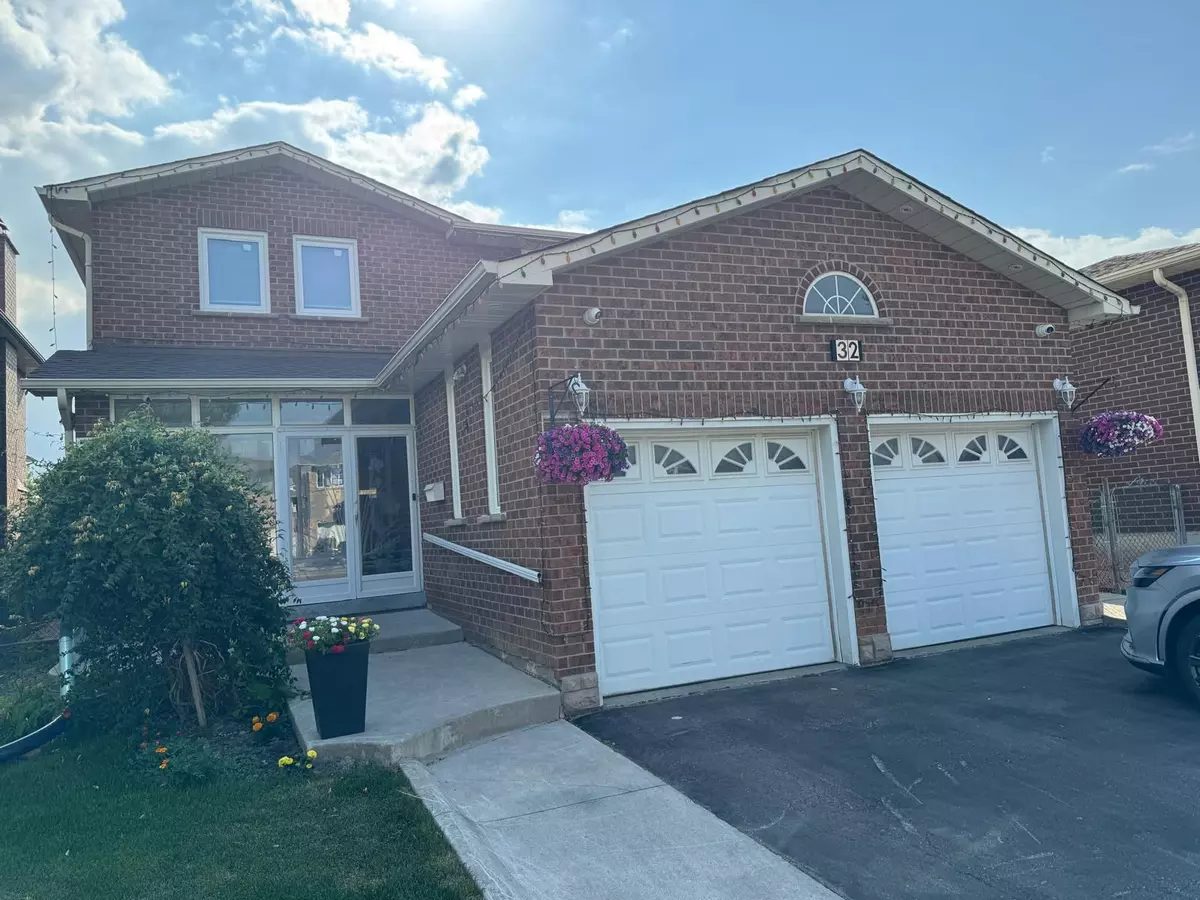 Toronto W10, ON M9V 4X9,32 Gihon Spring DR