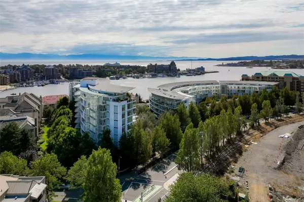 68 Songhees Rd #107, Victoria, BC V9A 0A3