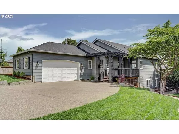 696 EISENHOWER DR, Salem, OR 97304