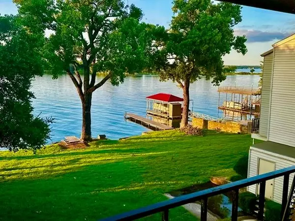 390 Driftwood Court #3B, Azle, TX 76020