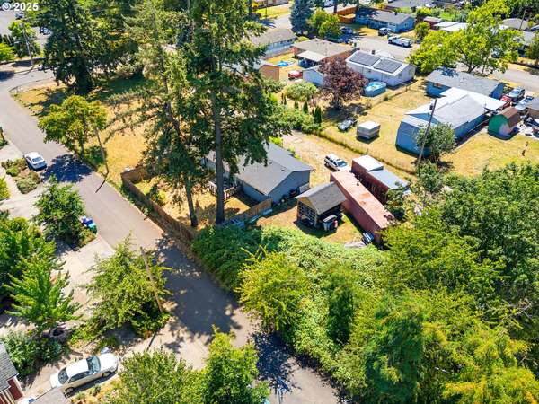 8003 SE CRYSTAL SPRINGS BLVD, Portland, OR 97206