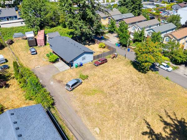8003 SE CRYSTAL SPRINGS BLVD, Portland, OR 97206