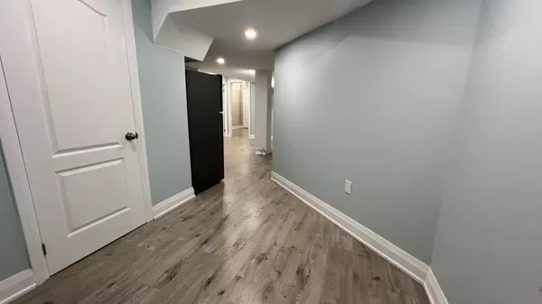 Oshawa, ON L1K 0Y1,1008 Wrenwood DR #(1 Bdrm Unit)