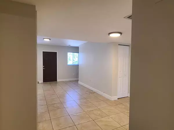 Miami, FL 33136,1977 NW 5th Pl #408