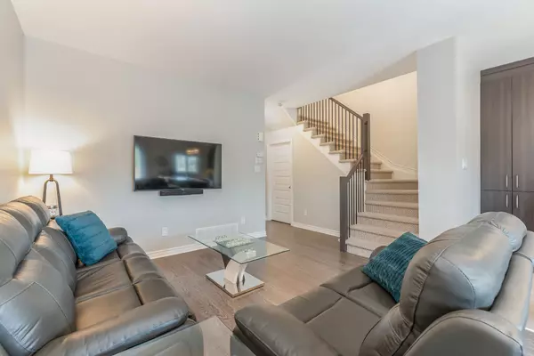 Russell, ON K0A 1W0,104 St-Malo PL