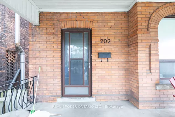 Hamilton, ON L8L 5G1,202 Victoria AVE N #Lower