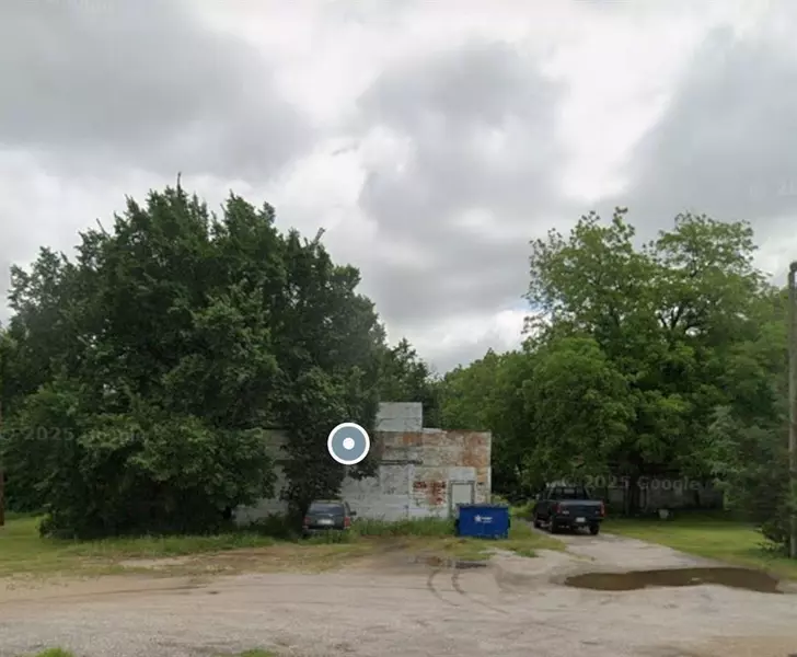 408 N Parkway Drive, Alvarado, TX 76009
