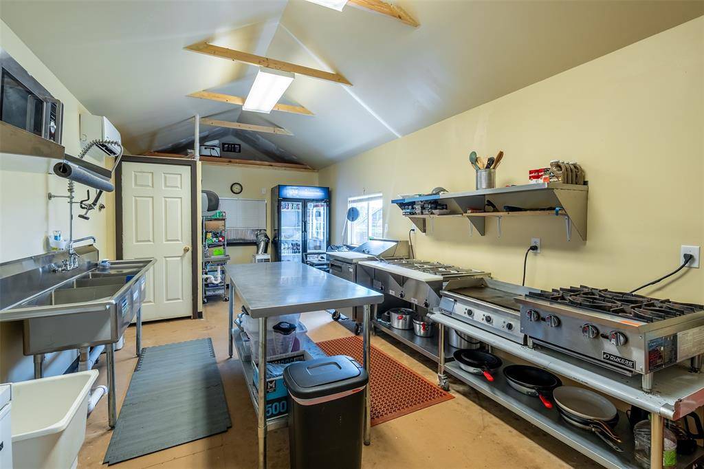 Hawkins, TX 75765,122 N Green Street