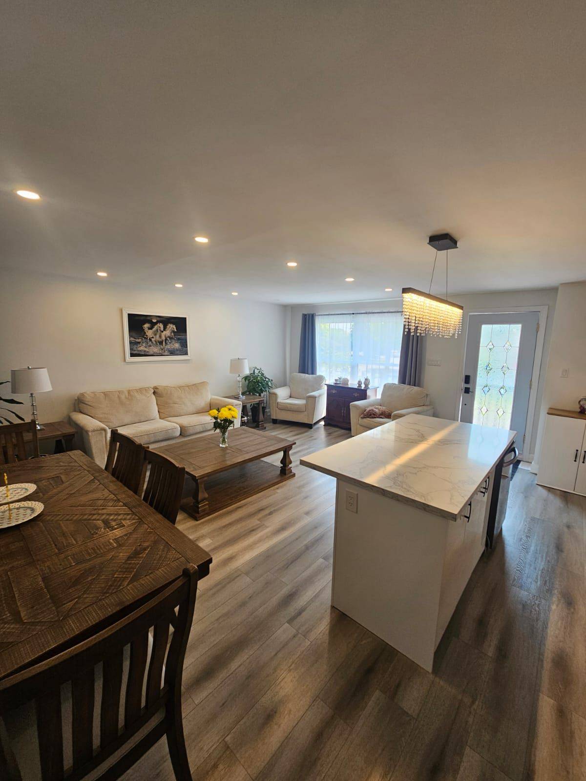 Newmarket, ON L3Y 2T4,57 Walter AVE