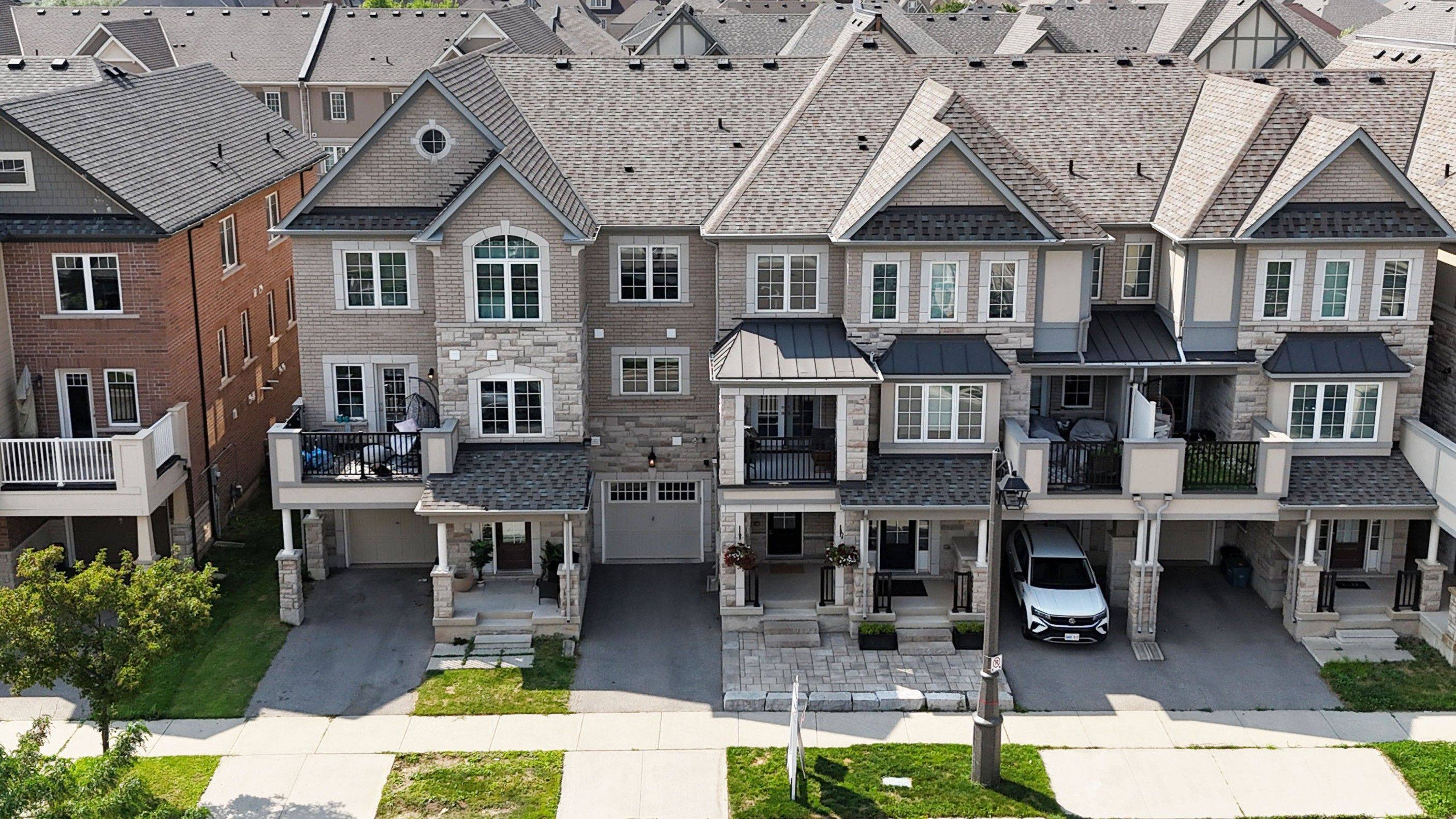 301 ELLEN DAVIDSON DR, Oakville, ON L6M 0V5
