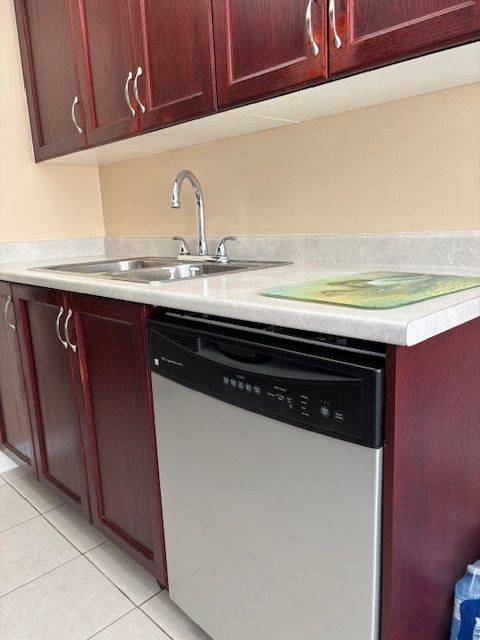Toronto W10, ON M9V 5E4,21 Markbrook LN #602
