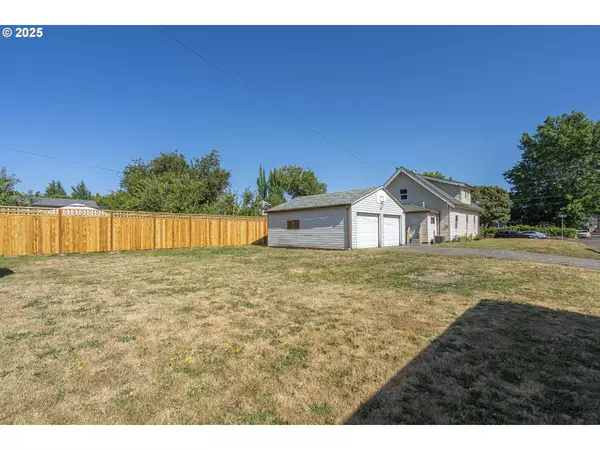 Newberg, OR 97132,1414 E 8TH ST