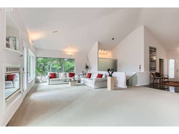 8408 NW PINNACLE CT, Portland, OR 97229