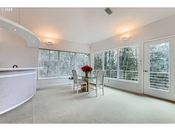 8408 NW PINNACLE CT, Portland, OR 97229
