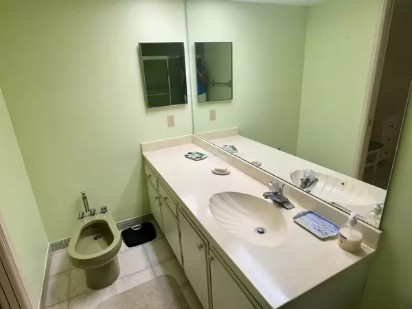 Pompano Beach, FL 33069,3900 Oaks Clubhouse Dr #108