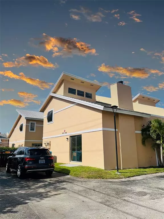 Coral Springs, FL 33065,3947 Coral Springs Dr #22