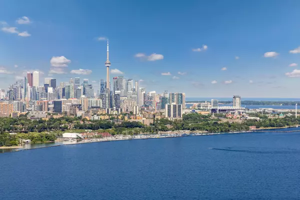 Toronto W06, ON M8V 3W9,1 Palace Pier CT #4302