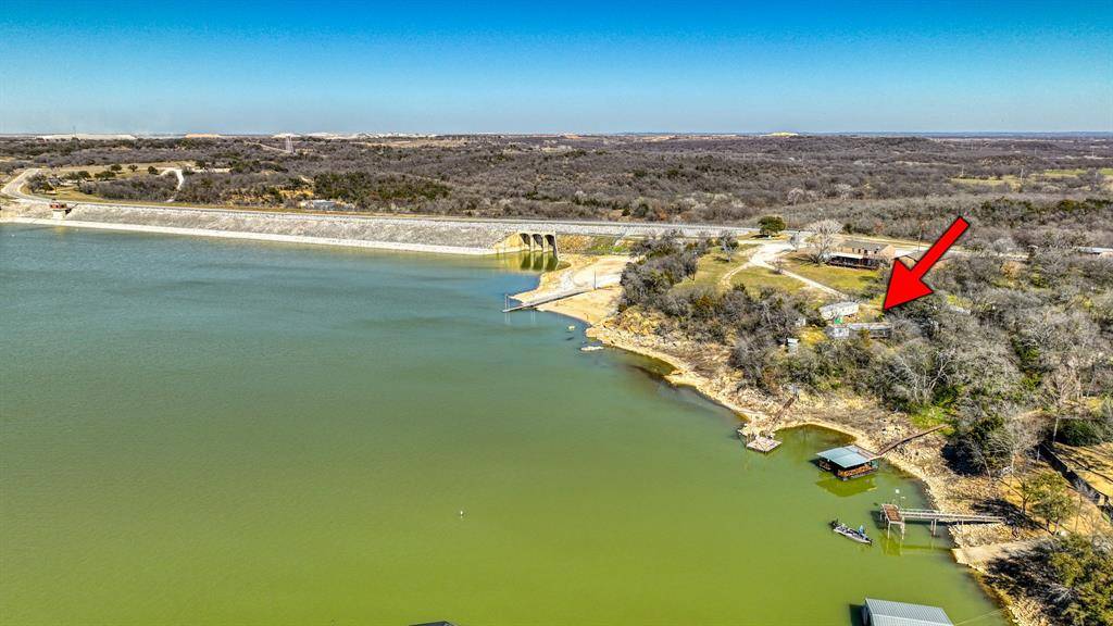 301 Ezzell Lane, Lake Bridgeport, TX 76426