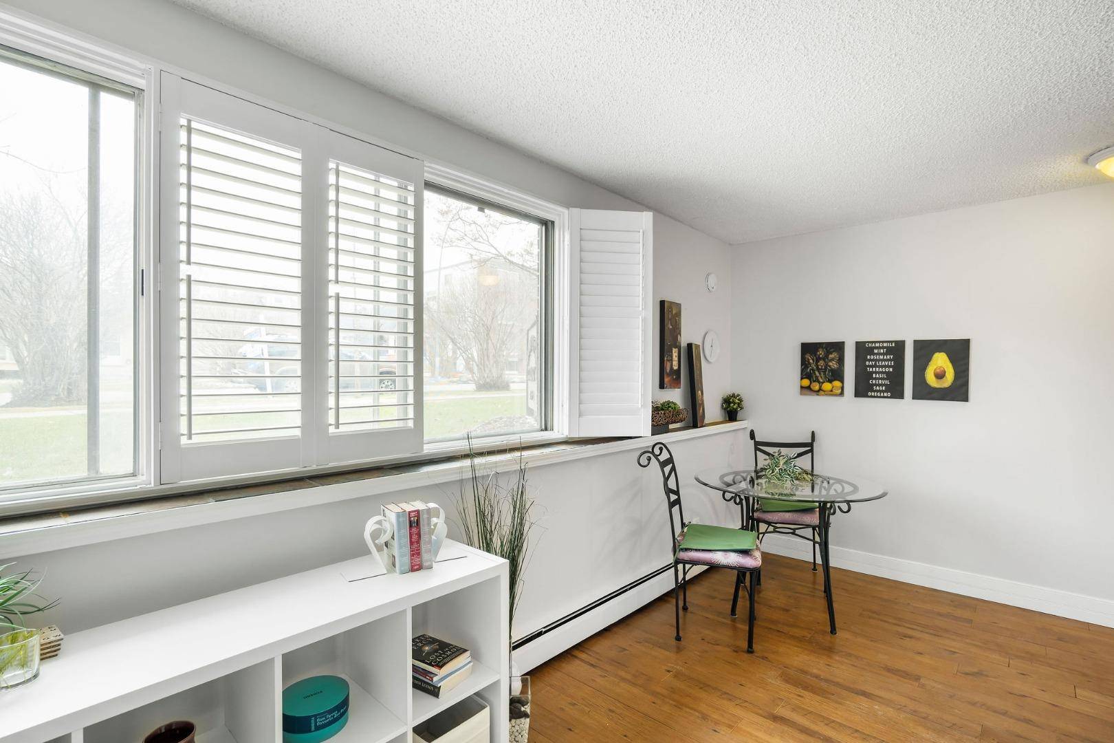 Calgary, AB T2N 0J6,916 3 AVE NW #1