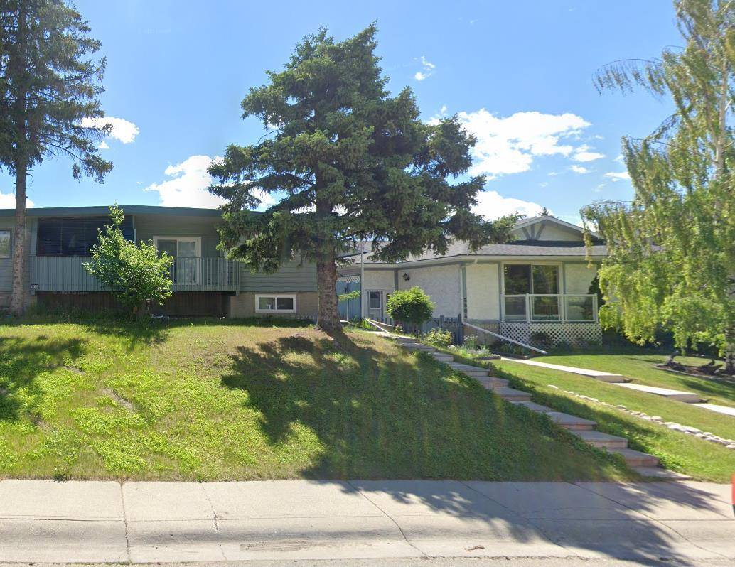 Calgary, AB T3A 1K5,5806 Dalgleish RD Northwest