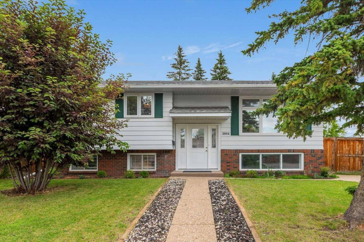 Calgary, AB T2W 1X6,2904 Cedar Ridge DR Southwest