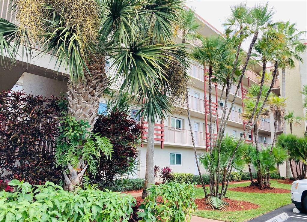 Pompano Beach, FL 33069,2216 N Cypress Bend Dr #304
