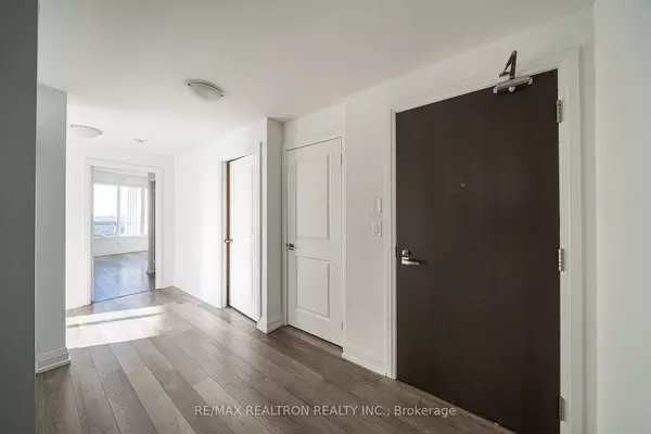 Markham, ON L3T 0C5,7171 Yonge ST #PH0305