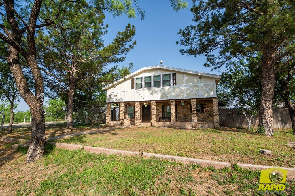 584 County Rd 211, Mertzon, TX 76941