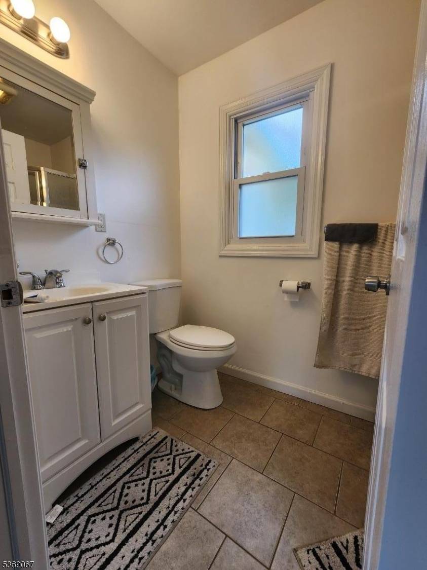 Roxbury Twp., NJ 07850,142 Mount Arlington Blvd #B