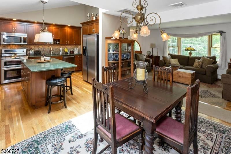 Kinnelon Boro, NJ 07405,33 Reality Dr