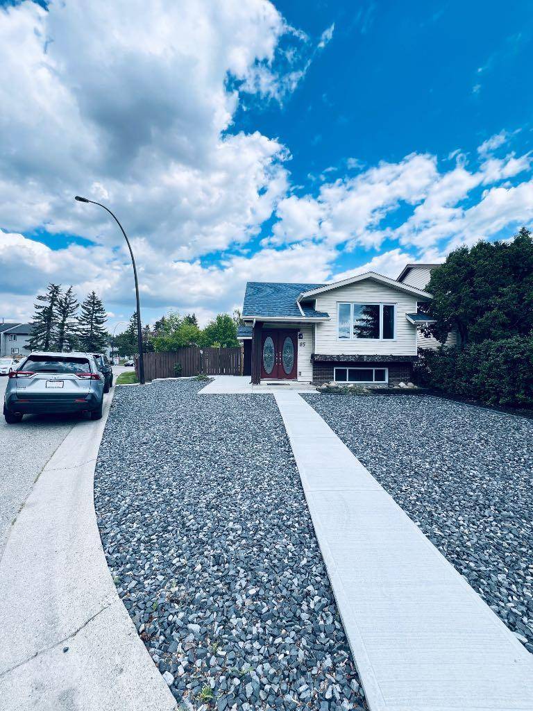 Calgary, AB T2A 6J2,85 Abergale Close NE