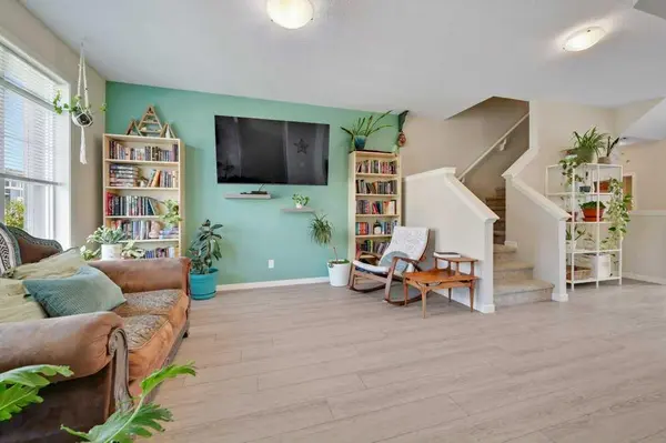 13 Willow CRES, Okotoks, AB T1S 5S2