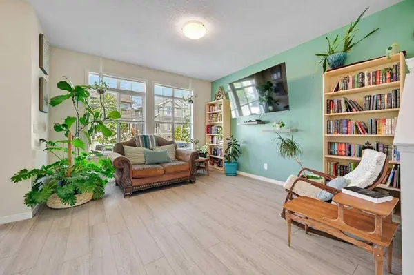 13 Willow CRES, Okotoks, AB T1S 5S2