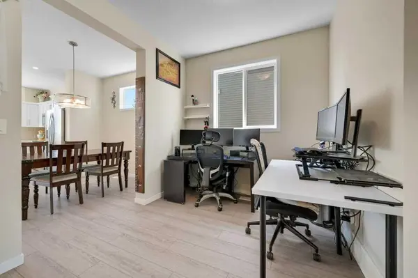 13 Willow CRES, Okotoks, AB T1S 5S2