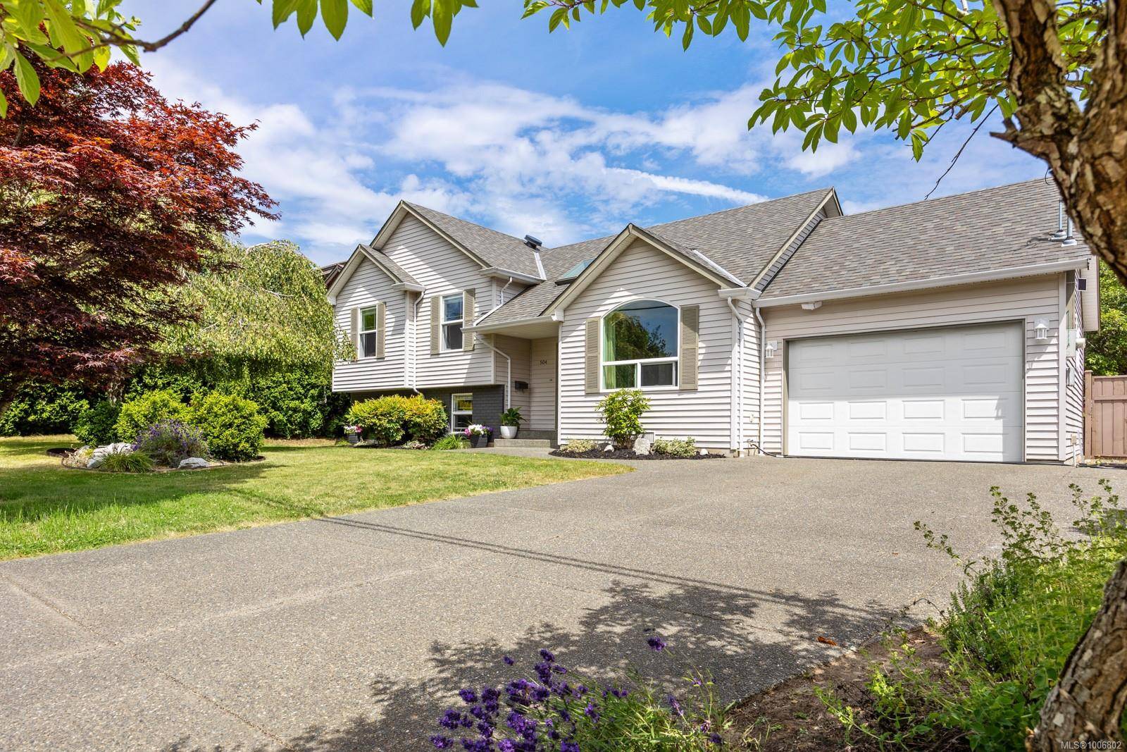 Comox, BC V9M 3S2,504 Haida St