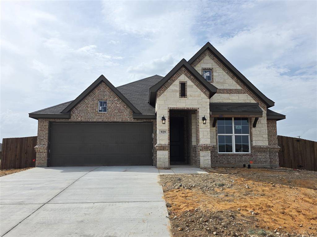 929 Madeline Lane, Cleburne, TX 76033