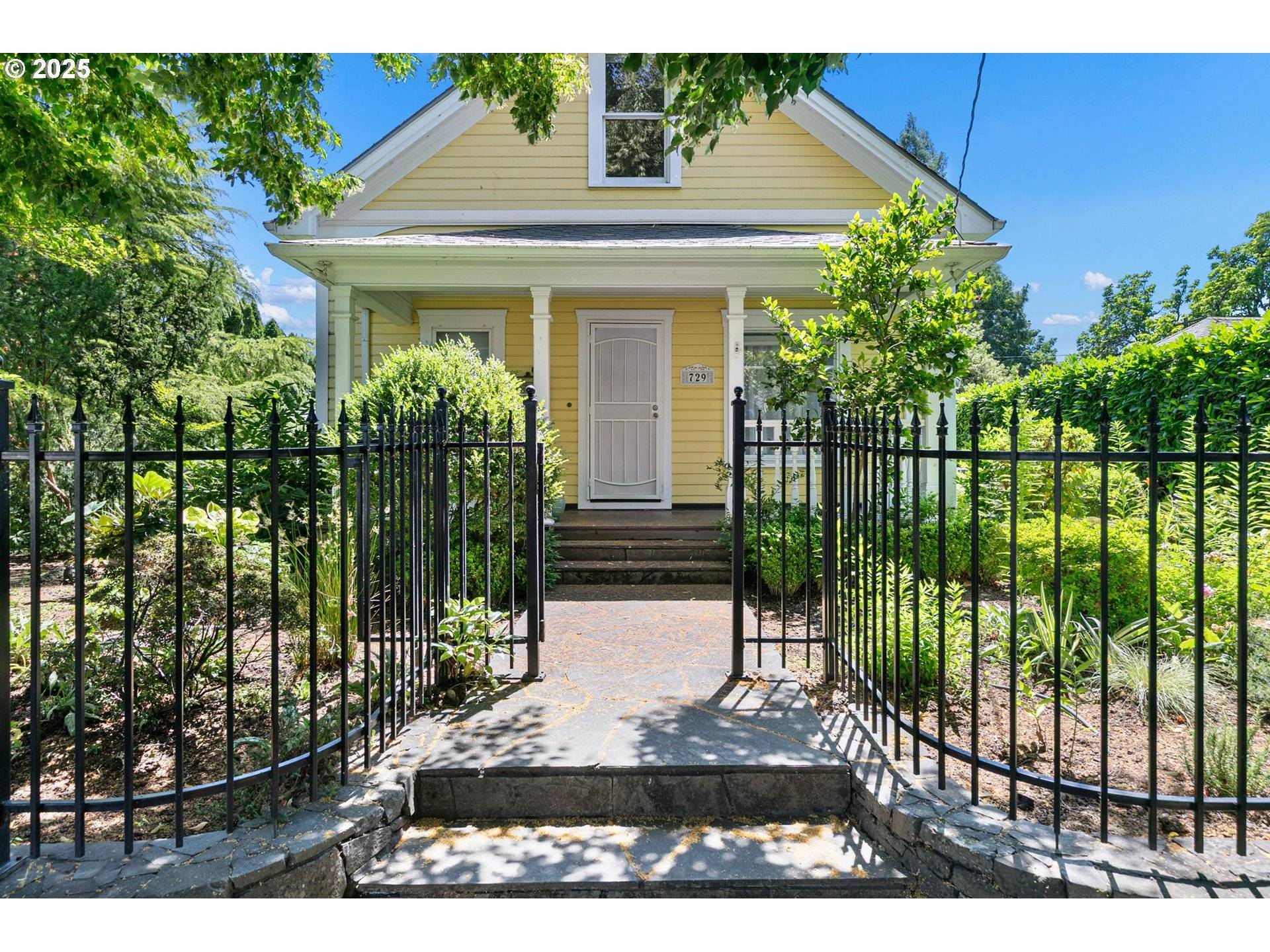 729 G ST, Springfield, OR 97477