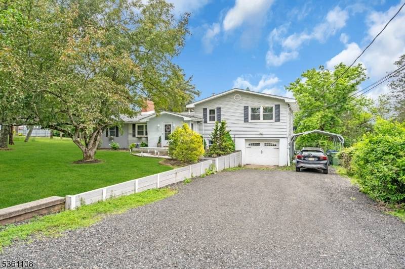 Frenchtown Boro, NJ 08825,8 Chestnut Ave