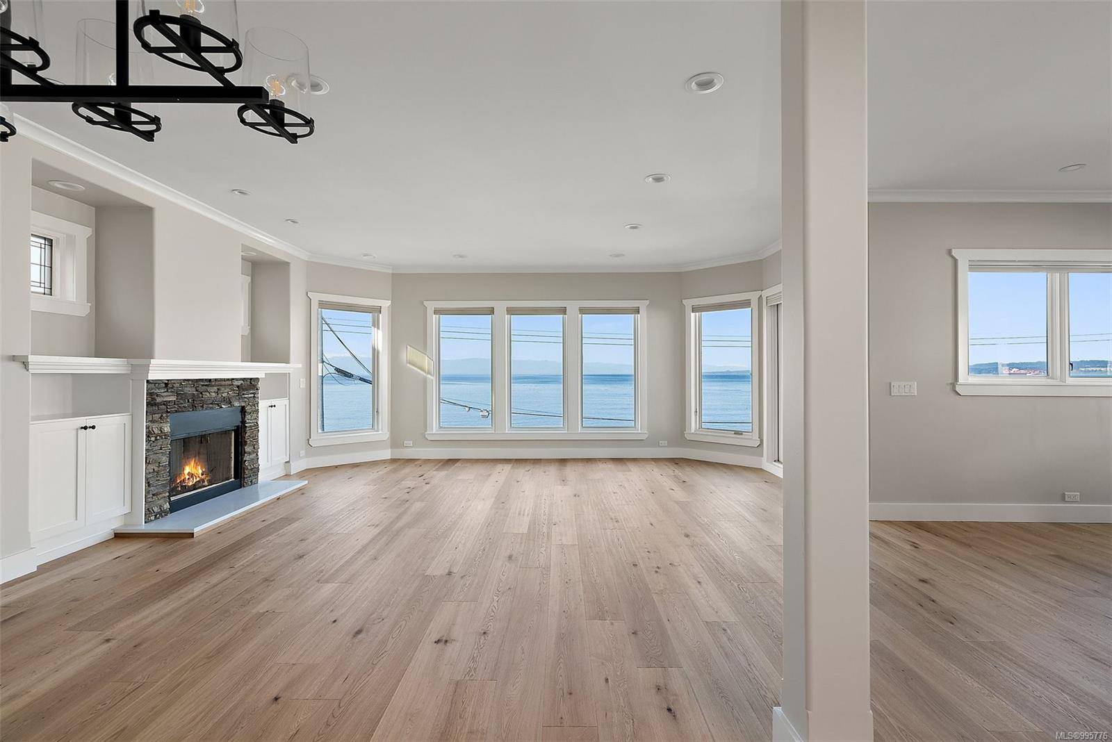 Victoria, BC V8V 1A8,338 Dallas Rd #2